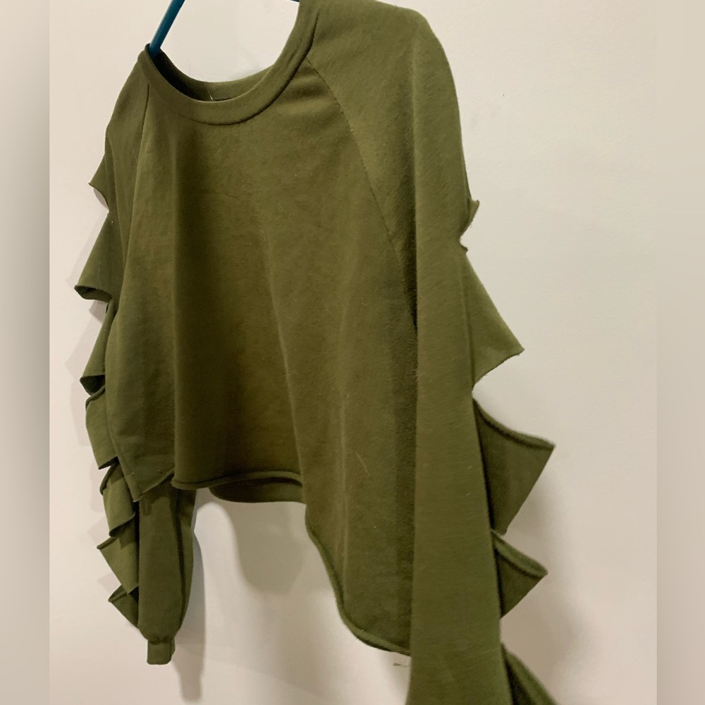 Olive green long sleeve cropped top